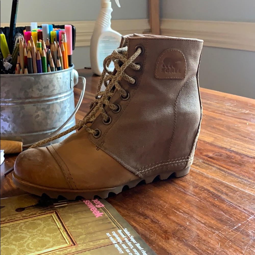 Sorel ‘1964 premium canvas’ waterproof wedge. - Picture 1 of 3